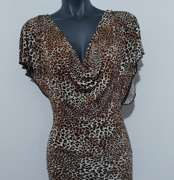 Cheetah blouse with chaine on the back - Picture 1 of 4